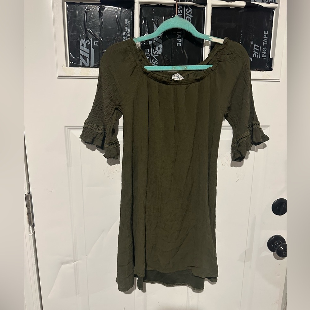 Elegant Olive Midi Dress with Ruffled Sleeves